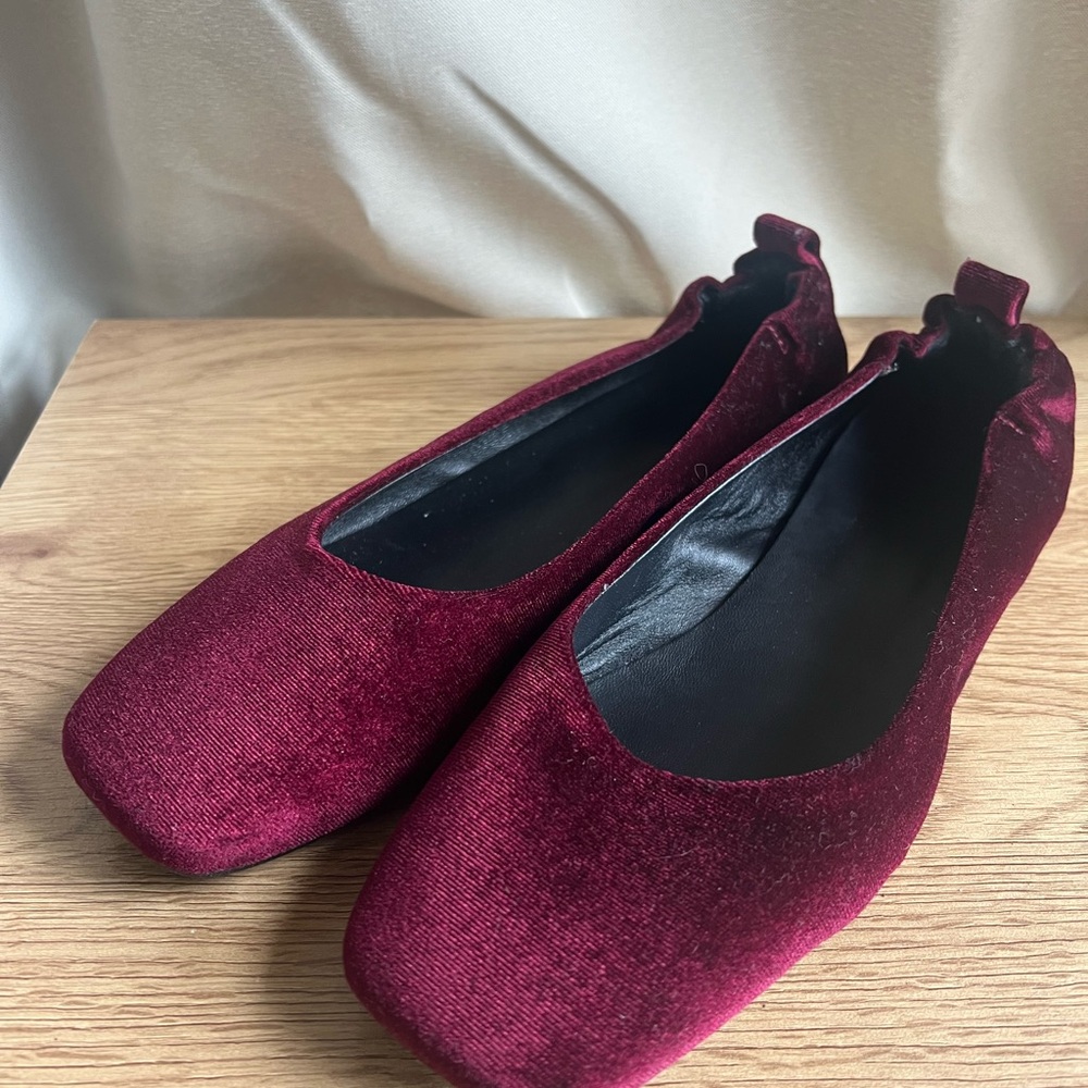 Women's Burgundy Velvet Ballet Flats